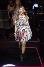 タンバリン 2015年春夏コレクション - スキャンダルとのコラボでショー開催｜写真19