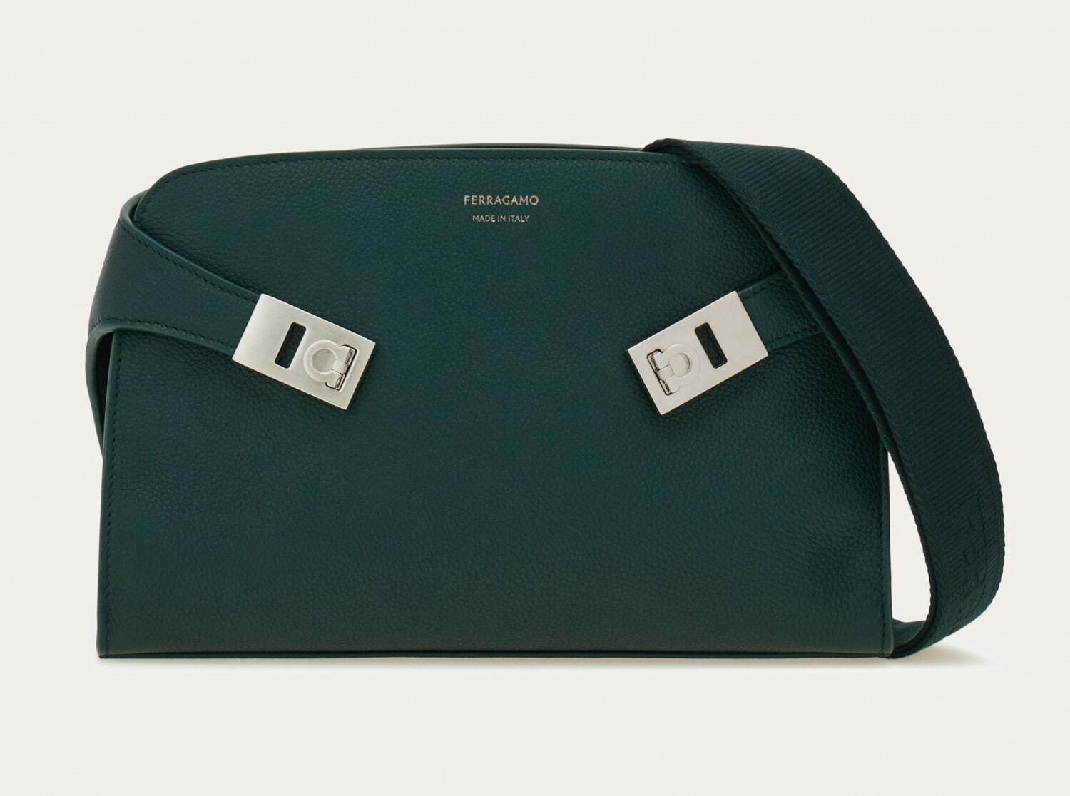 ハグ ショルダーバッグ 264,000円