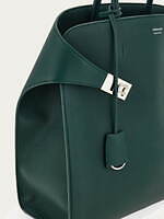 フェラガモ(Ferragamo) ハグ｜写真4