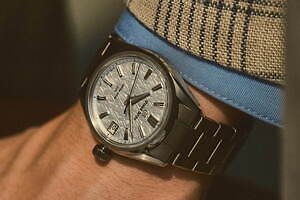 グランドセイコー「東京の時の流れ」テーマの展示が伊勢丹新宿店で、銀座や渋谷の写真とともに腕時計を展示