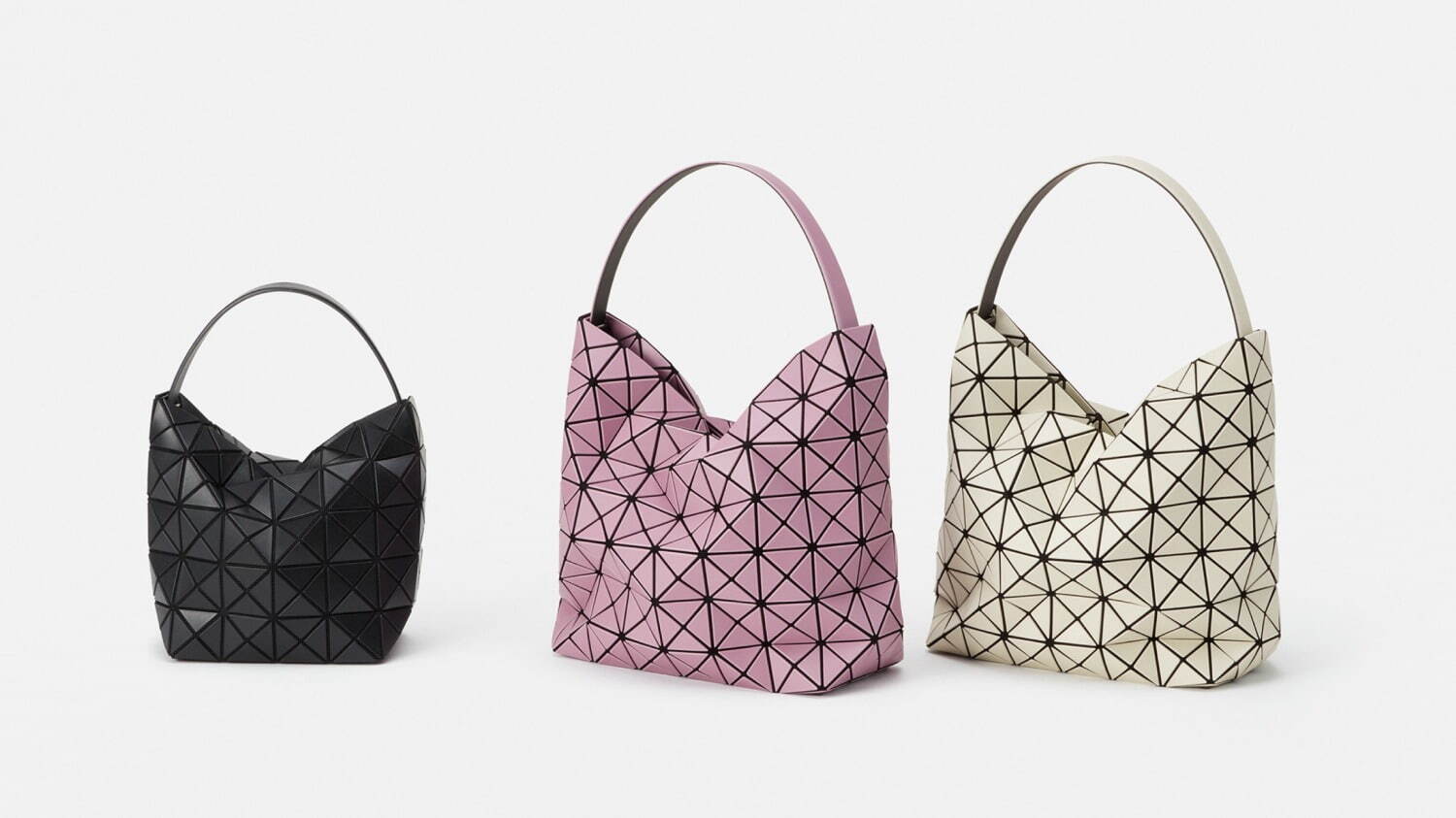 「バレー」スモールハンドバッグ 63,800円、ハンドバッグ 74,800円