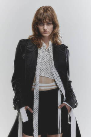 アン ドゥムルメステール(ANN DEMEULEMEESTER) 2026年リゾートウィメンズ&メンズコレクション  - 写真2