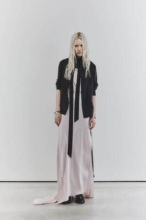 アン ドゥムルメステール(ANN DEMEULEMEESTER) 2026年リゾートウィメンズ&メンズコレクション  - 写真49