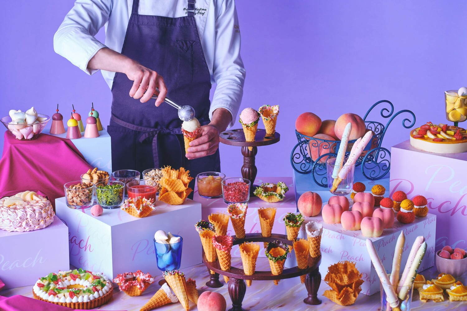 ホテルビュッフェ｜コンラッド大阪の桃スイーツビュッフェ、自分でアレンジするDIYアイス＆“まるで本物”ピーチムース