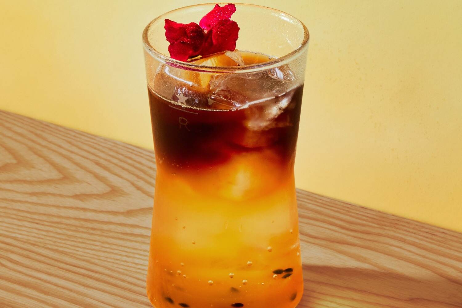 ドリップザタッチ　ビームス　スターバックス　オレンジ STARBUCKS TOUCH The Drip」夏の新色5商品を限定販売｜BEAMS
