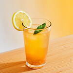 スターバックス リザーブ ロースタリー 東京の夏ドリンク、果実弾けるコーヒー＆ティースパークリング｜写真3