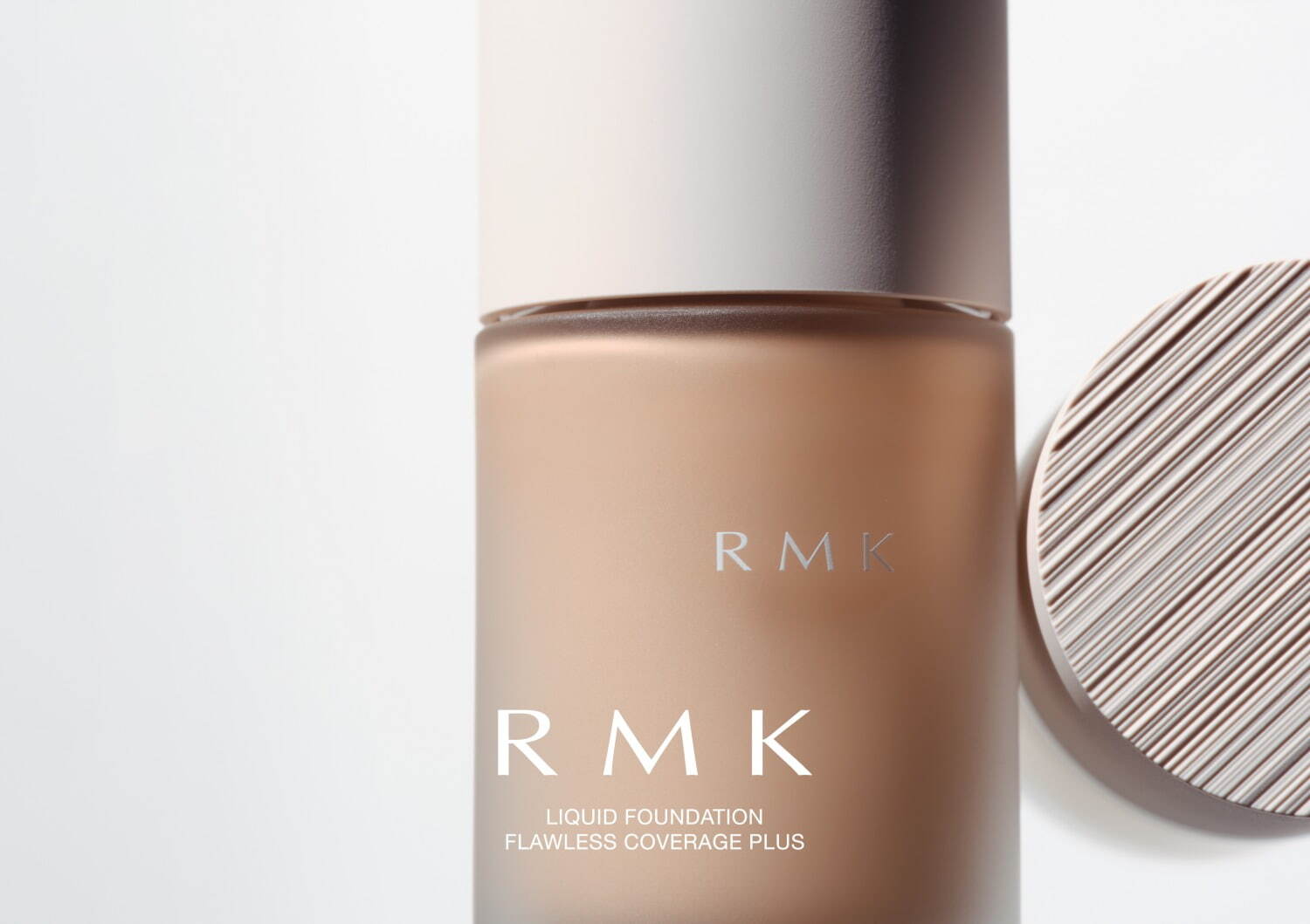 RMK リクイドファンデーション フローレスカバレッジ プラス 全9色 各30mL 各6,600円 SPF22 PA++