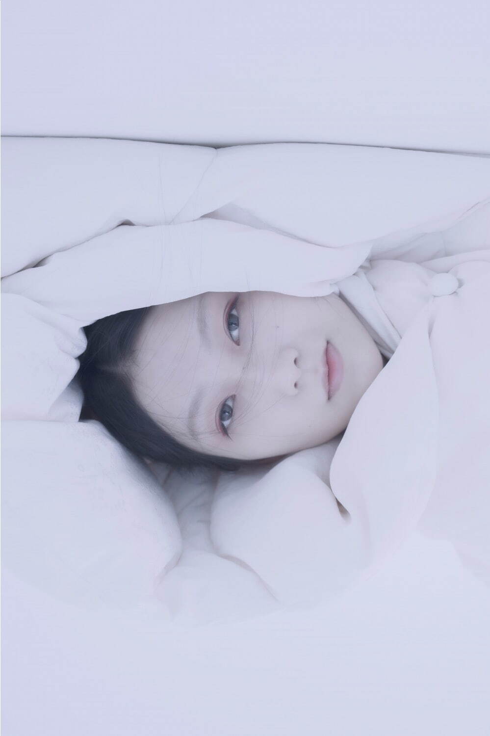 マメ クロゴウチ“優雅に曲線描く”マーブル模様ドレス＆グラデカラーのニットドレスなど｜写真7