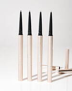 RMK2025年秋コスメ、“1本単位で眉を再現”リクイドペンや“影になりきり”2色パウダー｜写真11