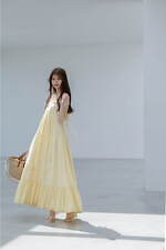 スナイデルの夏ワンピース、ひだまりイエローの刺繍キャミワンピ＆花びら風レイヤードレス｜写真11