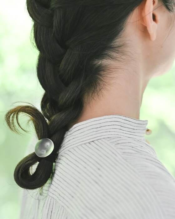 ハリオのヘアゴム、ゆらめく水面＆溶ける霜柱イメージのガラス装飾｜写真6