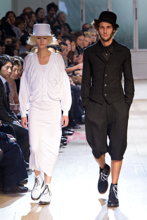 一般顧客をご招待！リミ フゥ(LIMI feu)が2011年春夏コレクションを東京で開催｜写真2