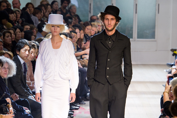 一般顧客をご招待！リミ フゥ(LIMI feu)が2011年春夏コレクションを東京で開催