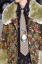 ウォルター ヴァン ベイレンドンク 2026年春夏コレクション、星のような目で希望を見つめる｜写真11