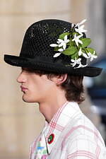 ウォルター ヴァン ベイレンドンク 2026年春夏コレクション、星のような目で希望を見つめる｜写真13