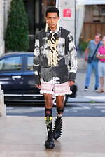 ウォルター ヴァン ベイレンドンク 2026年春夏コレクション、星のような目で希望を見つめる｜写真25