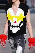 ウォルター ヴァン ベイレンドンク 2026年春夏コレクション、星のような目で希望を見つめる｜写真44