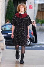 ウォルター ヴァン ベイレンドンク 2026年春夏コレクション、星のような目で希望を見つめる｜写真47