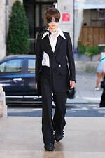 ウォルター ヴァン ベイレンドンク 2026年春夏コレクション、星のような目で希望を見つめる｜写真50