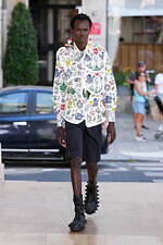 ウォルター ヴァン ベイレンドンク 2026年春夏コレクション、星のような目で希望を見つめる｜写真57