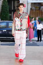 ウォルター ヴァン ベイレンドンク 2026年春夏コレクション、星のような目で希望を見つめる｜写真63