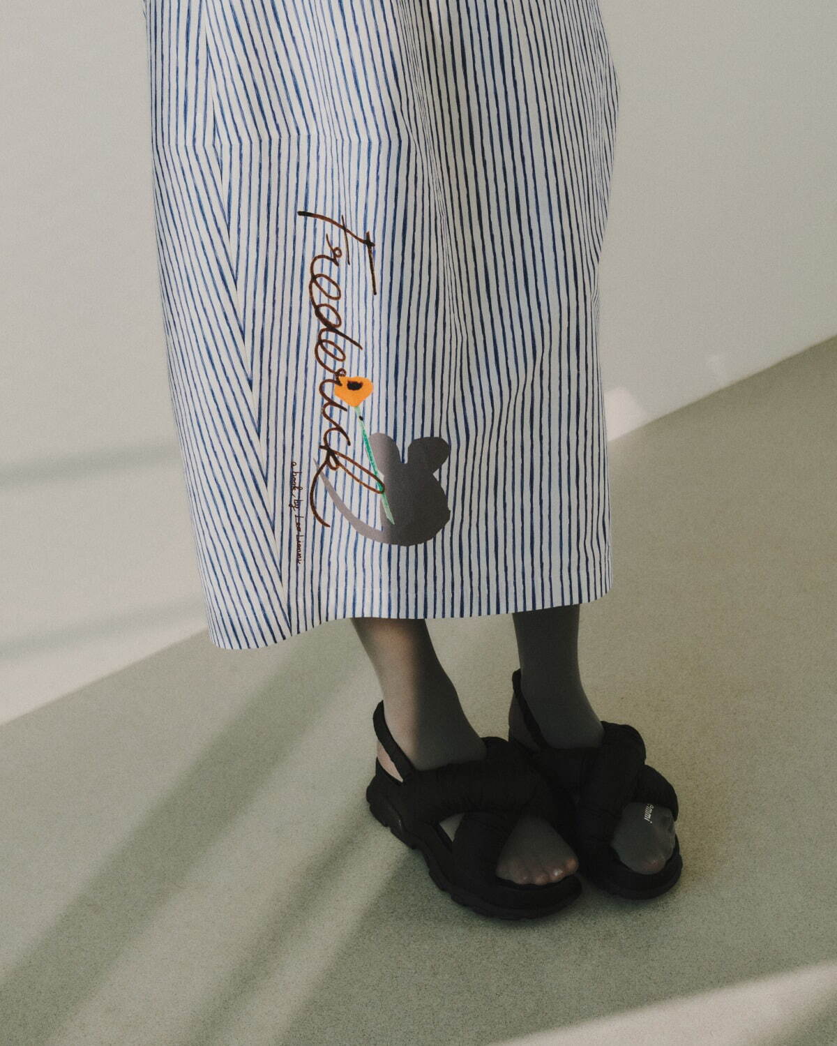 エミ×レオ・レオニ“ねずみ”フレデリックのTシャツやポーチチャーム、アート柄ワンピースも｜写真30