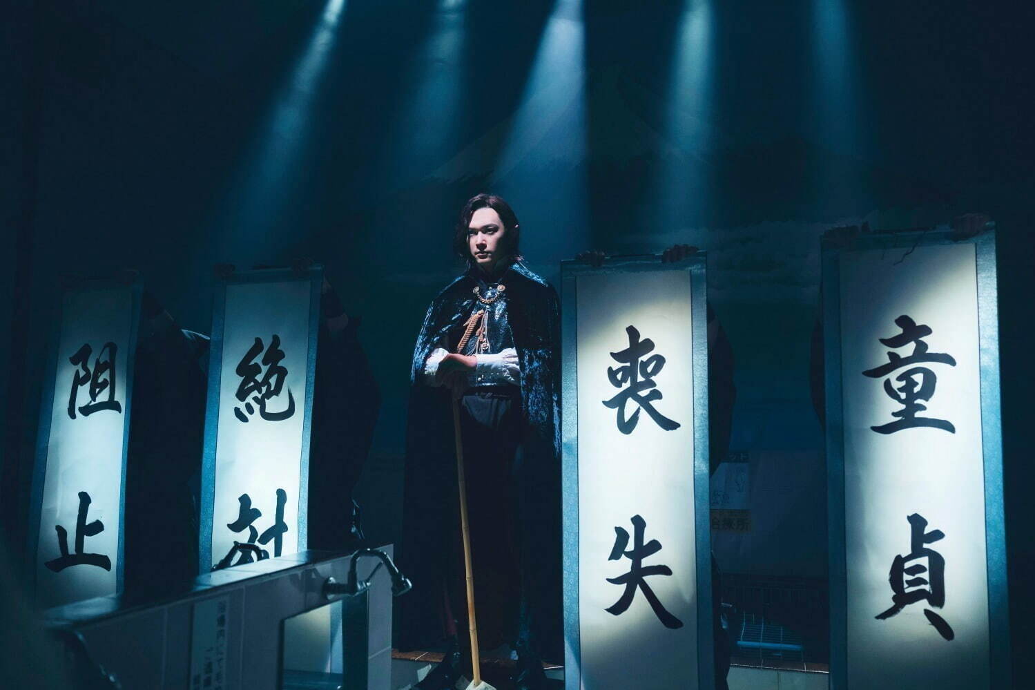吉沢亮×板垣李光人にインタビュー、2人が理想とする「真のイケメン」とは？溢れ出るお互いの魅力を語る｜写真13