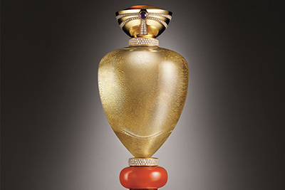 ブルガリが誇るジュエルボトルフレグランス「オペラ・プリマ」が日本上陸、銀座にて限定展示