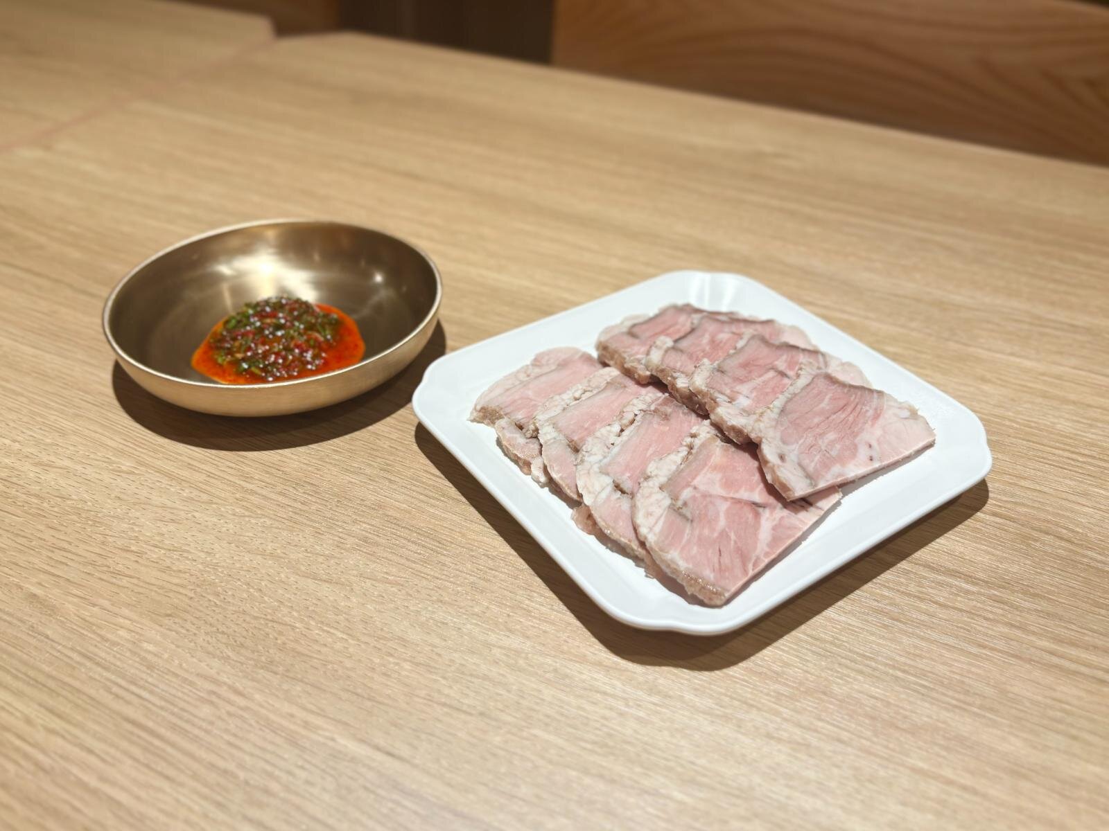 コムタンスープ専門店「オクドンシク」新大久保に日本初上陸、ミシュラン掲載のソウル発人気店｜写真14