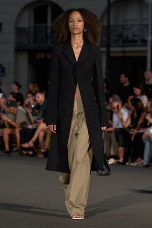 アミ パリス(Ami Paris) 2026年春夏ウィメンズ&メンズコレクション  - 写真1