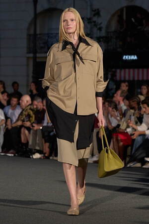 アミ パリス(Ami Paris) 2026年春夏ウィメンズ&メンズコレクション  - 写真13