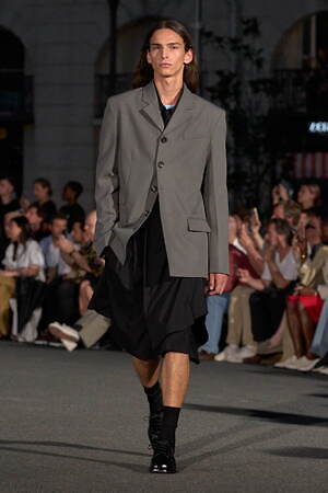 アミ パリス(Ami Paris) 2026年春夏ウィメンズ&メンズコレクション  - 写真48