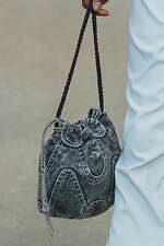 アイム メン 2026年春夏コレクション、加守田章二の陶芸に息づくエネルギーを投影｜写真48