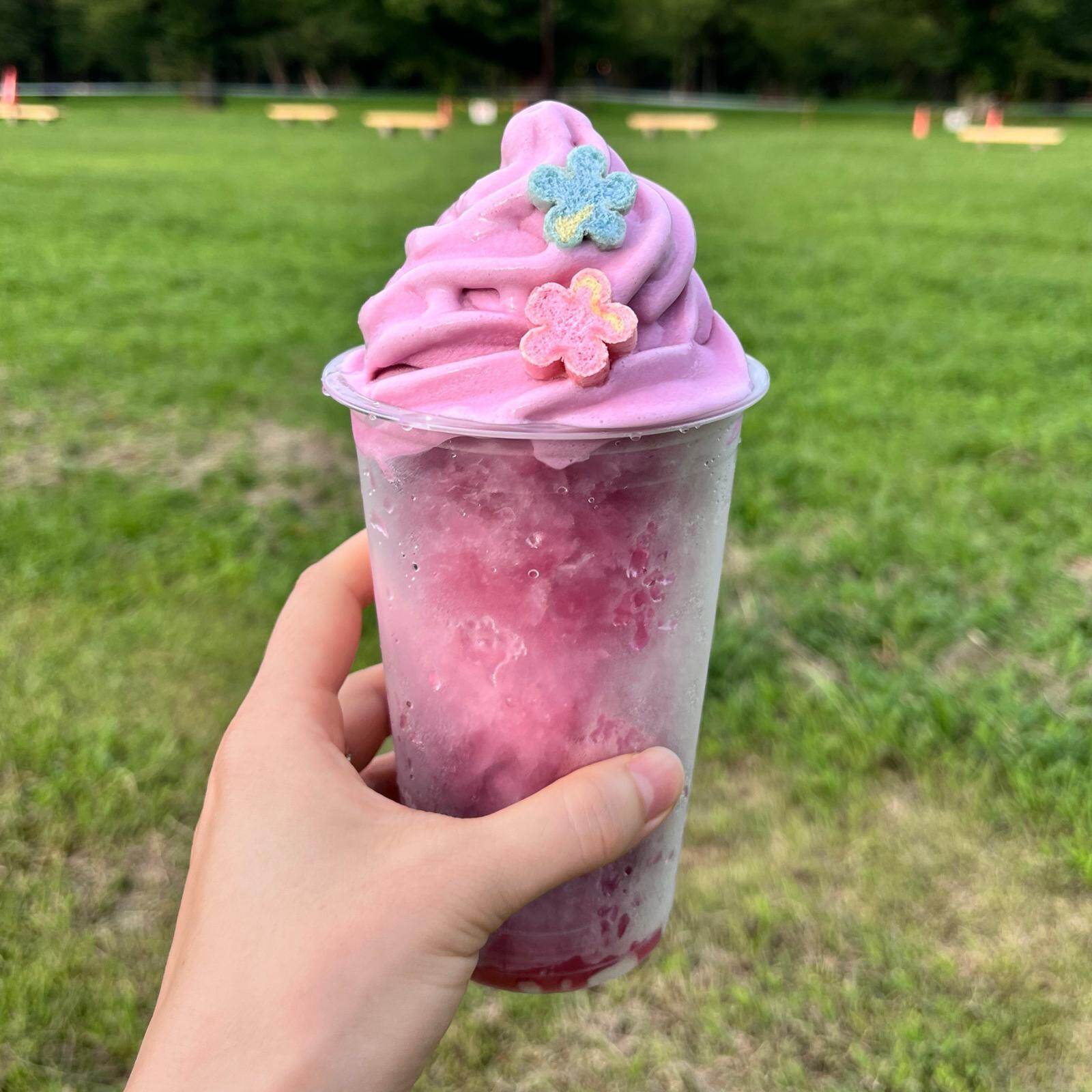 「朝顔かき氷ソフト」 600円