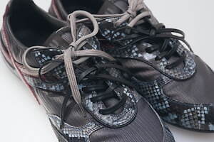 ミュウミュウ“バックルストラップ”が甲を覆う革製スニーカー、パイソン×ナイロンのスニーカーも｜写真23