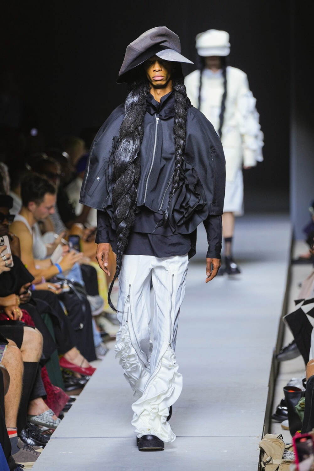 コム デ ギャルソン・オム プリュス(COMME des GARÇONS HOMME PLUS) 2026年春夏メンズコレクション  - 写真25