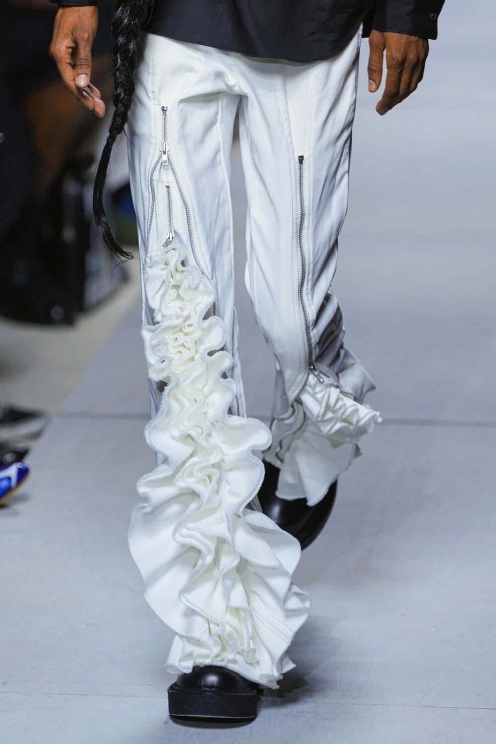 コム デ ギャルソン・オム プリュス(COMME des GARÇONS HOMME PLUS) 2026年春夏メンズコレクション  - 写真26