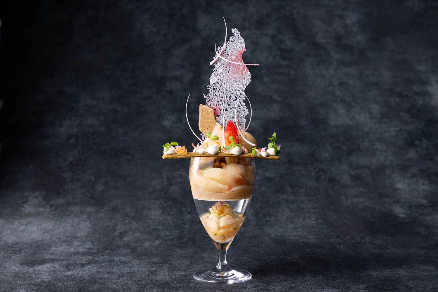 ほうじ茶｜コンラッド東京×「パティスリィ アサコ イワヤナギ」桃尽くしパフェ、すだち＆ほうじ茶の爽やかな味わい