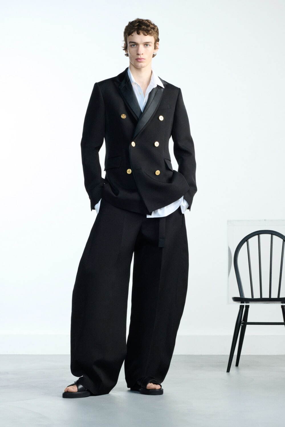 sacai 2026年春夏メンズコレクション - 日常に溶け込む装い