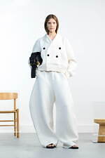 sacai 2026年春ウィメンズコレクション - 親しみと高揚感を感じられる衣服｜写真4