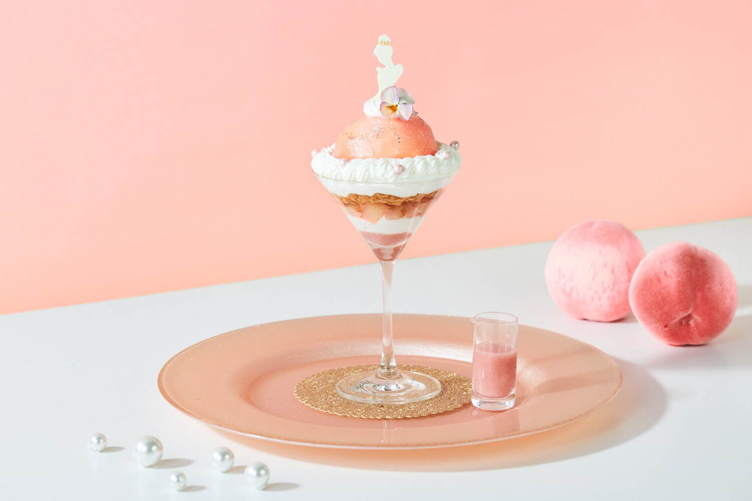 「MOMOのパフェ ～ローブ ド マリエ～」3,000円