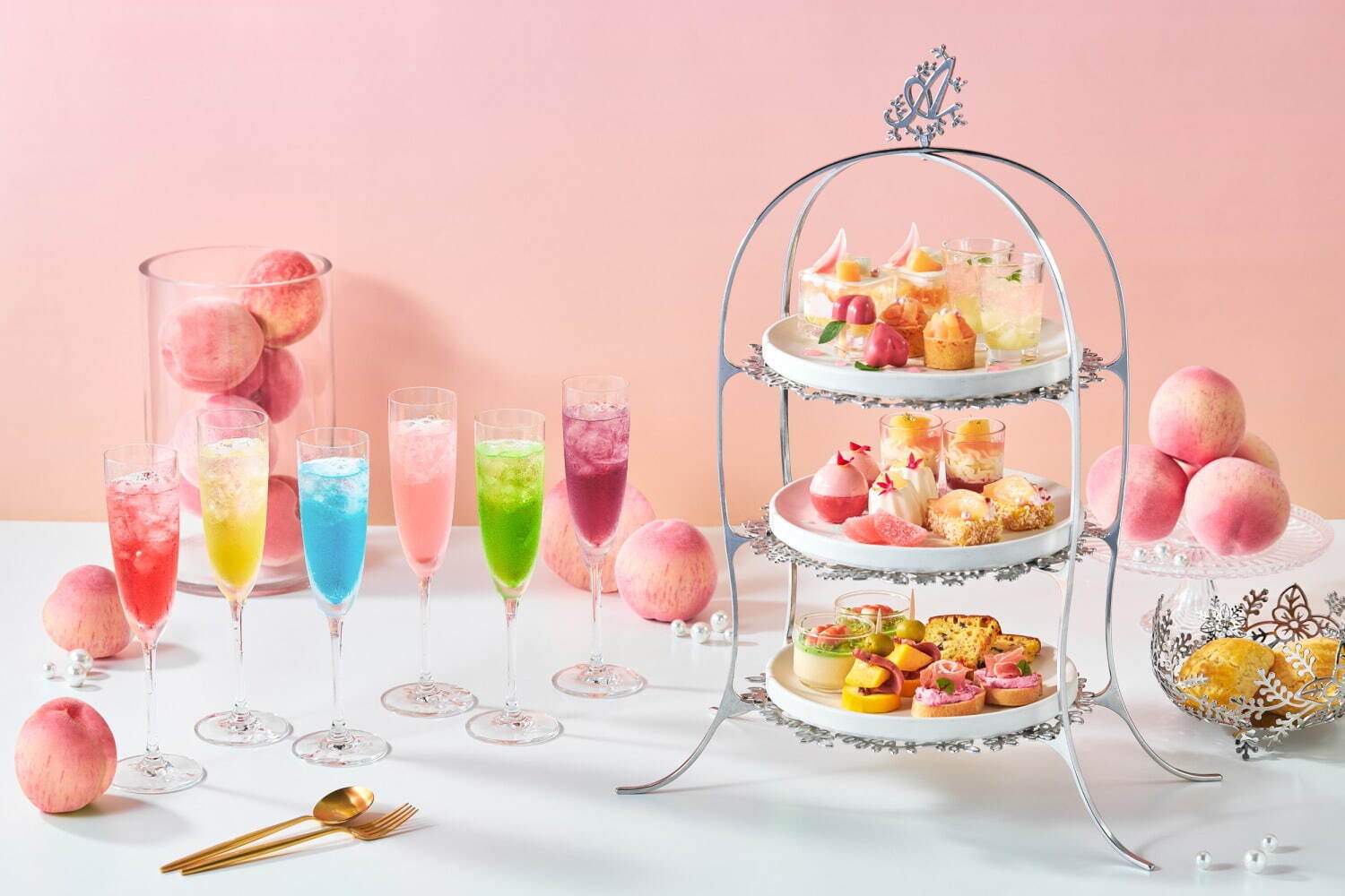「MOMOアフタヌーンティー(推し活ドリンク1杯付き)」7,400円
※完全予約制