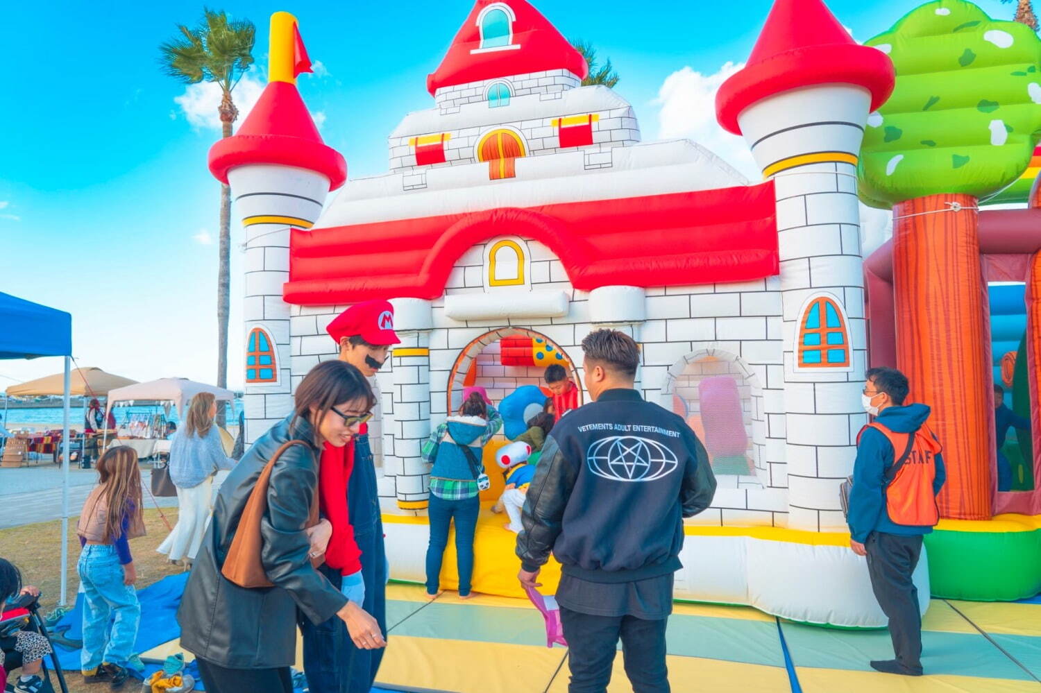 「泉州ビーチランタンフェス 2025」大阪・泉南ロングパークで開催、夜空を彩る数千のランタン｜写真5