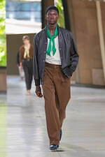 エルメス 2026年春夏メンズコレクション、軽く涼やかな夏の佇まい｜写真3