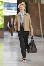 エルメス 2026年春夏メンズコレクション、軽く涼やかな夏の佇まい｜写真15