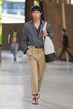 エルメス 2026年春夏メンズコレクション、軽く涼やかな夏の佇まい｜写真27