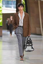 エルメス 2026年春夏メンズコレクション、軽く涼やかな夏の佇まい｜写真43