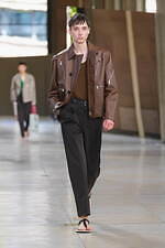 エルメス 2026年春夏メンズコレクション、軽く涼やかな夏の佇まい｜写真44