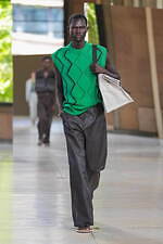 エルメス 2026年春夏メンズコレクション、軽く涼やかな夏の佇まい｜写真51