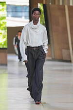 エルメス 2026年春夏メンズコレクション、軽く涼やかな夏の佇まい｜写真67